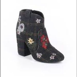 INDIGO RD. JUKE FLORAL ANKLE BOOT